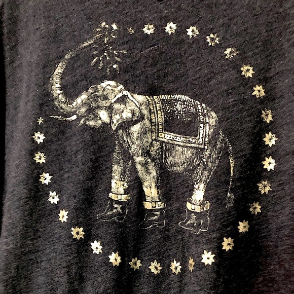 Hollister Golden Elephant Shirt *Never Worn* - Picture 2 of 5